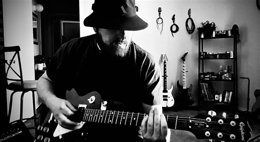 Foo Fighters - I’ll Stick Around