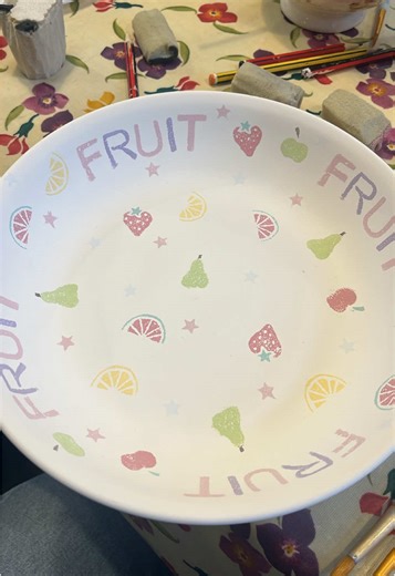 Come pottery painting at Emma Bridgwater with us🍽️🫖☕️🩷 #emmabridgewaterfactory #emmabridgewater #potterypainting #fruitbowl