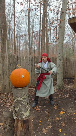 Inspired Cosplay on Instagram: "LK Chen Imperial Chang Dao- The chinese great sword. #history #cosplay #outfitcheck #bigsword #chinese"
