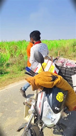 Deepk Kumar Yadav on Instagram: "बर्तन प्रैंक वीडियो कॉमेडी #trendig #viral #video #comedy"