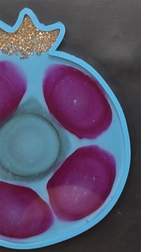 3d bloom in new pomegranate mold - hit the link for full tutorial #resinart #resinaddict