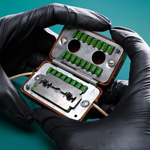 2.8M views · 2.3K reactions | Vintage razor blade sharpener | 5-Minute Crafts Men | Facebook