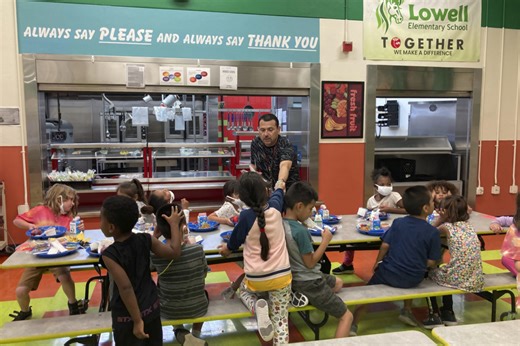 How states are responding after federal funding for free school meals for all ends