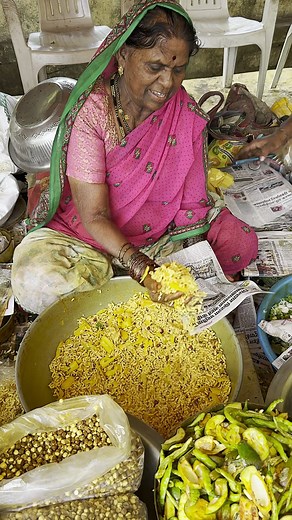 1.8M views · 16K reactions | Kachha Chivda making by Hardworking Yavatmal Lady | Indian Street Food | Indian Food Mania | Facebook