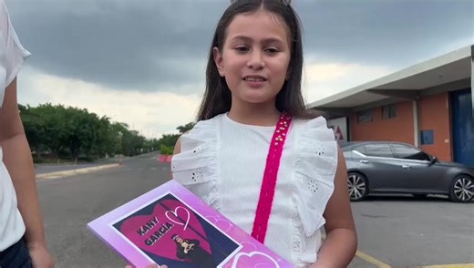 14 reactions | Creemos en el futuro de una sociedad próspera, donde la formación de nuestras niñas, niños y adolescentes es clave. Como garantes del cuidado y respeto a su integridad, hoy la policía metropolitana de Cúcuta hace realidad el sueño de Antonela, quien encuentra inspiración y ejemplo en las letras de su cantante favorita Kany García  #YoProtejoLaNiñez #ManoAmigaConLaComunidad #DiosYPatria | Actualidad Zuliana Noticias | Facebook