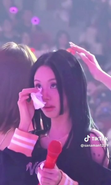 TWICE Chaeyoung Crying in White Coat - Emotional Moment