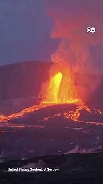 Hawaii’s Kilauea spews out lava dozens of meters up in the air | DW News