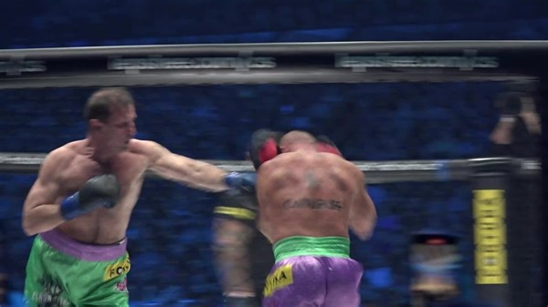 CELÝ ZÁPAS: Jaromír Soukup vs Aleš Bejr na Clash of the stars!