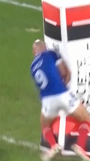 Post protector 1-0 Maxime Lucu 😆 | TNT Sports Rugby