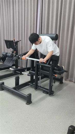 KNEELING GLUTE ISOLATER Are you looking for a reliable source direct wholesale gym equipment factory? Want to customize your own brand? Tainod Fitness in China is definitely your best choice! 👍🏻 High-quality fitness equipment 🏭 10 years of manufacturing experience 🚀 170,000 ㎡ production facility 🔥 Exporting to countries worldwide 🔥 Professional technical team, sales team, and after-sales team 🔥 Free layout design 📲 8618553495016 Comment 1 to receive a complete catalog and price list; #Ta