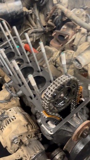 The rebuild of the head gasket with upgraded studs. | 110 Td5 Defender On Tour