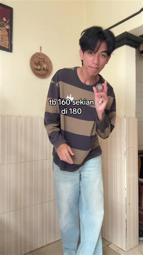 Daily Outfit Inspiration: Boxy T-Shirt Styling Ideas