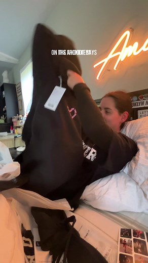 @LSKD code “COURT15-AMB” for some $$$ off ! 🤍🤍 i actuallybreally love this hoodie and sports bra good quality !!! #nz #māori #gymgirls #lskd #rotorua #gymclothes #set #wife #wlw #bloopers