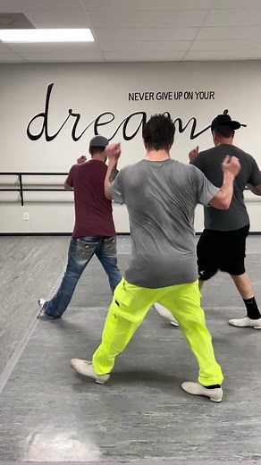 Love this Jam! @bts_official_bighit #dynamite #clogging #allthat #foryourpage #fyp #foryoupage #tapdancing #bts #fastfeet