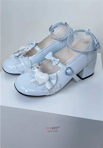 Stylish Low Heels for Everyday Elegance