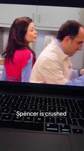 Poor guy #icarly #nickelodeon #carlyshay #spencershay #nickelodeonmemories