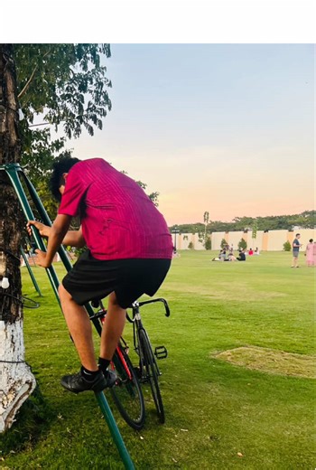 Exploring Cambodia with Fixed Gear Bikes