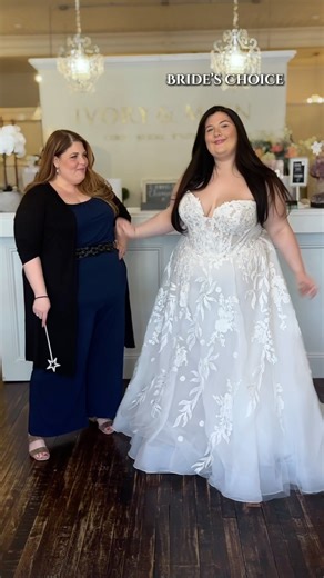 🪄👰🏻‍♀️ Mom vs Bride Wedding Dress Showdown! Soft Tulle vs Organza #weddingdress #plussize