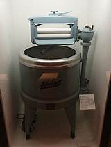 Pictures of Old Fashioned Washing Machine With Agitator