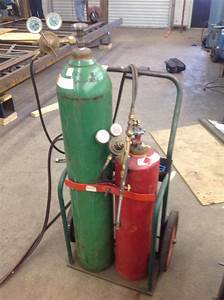 How To Use A Oxygen Acetylene Cutting Torch B C Guides