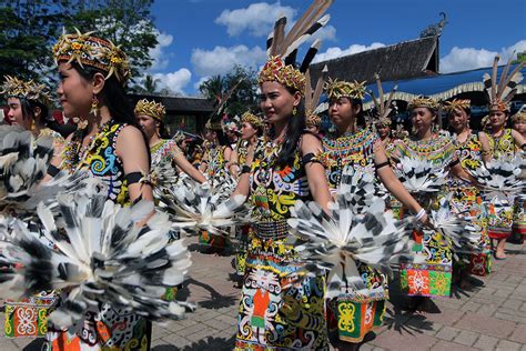 Adat Istiadat dan Budaya