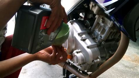 Alat dan Bahan Mengganti Oli pada Motor Honda CBR 150R