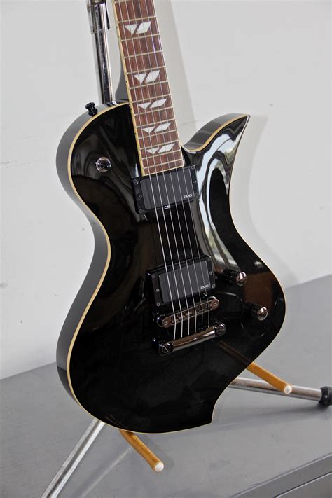 Fernandes Guitar
