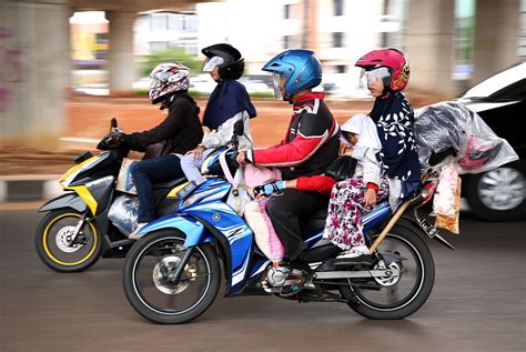 Indonesian riding motor