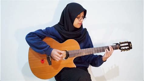 Tiara Andini guitar