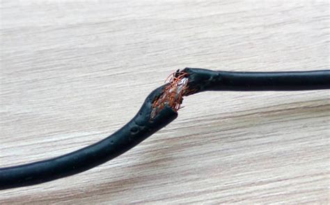 Kabel USB rusak