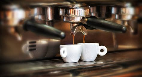 Tinggi dan bentuk gelas kopi espresso mempengaruhi rasanya