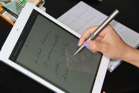 Tablet dengan Pen untuk Pembelajaran Online