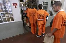 inmates prison california jail america state population good prisons avenal who feb 2021 huffpost hiv democracy san urges sentences reduce