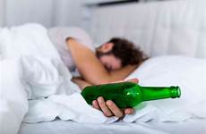alcohol poisoning liver consumption alcoholism wasting hotlines verywellhealth