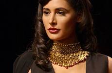 nargis fakhri sexy hot contracts grabbed endorsement brand number also has