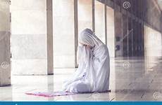 praying muslim mosque