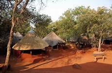 dorf africain africano afrikanisches villaggio royalty traditionnel