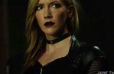 katie twitter cassidy siren canary arrow