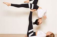 yoga pareja strengthen