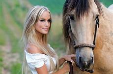 beautiful cowgirl girls sexy hot country horse girl cowgirls horseback look women cowboy southern american farm horses cow western take