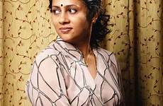 ramakrishnan lakshmi hot aunty actress tamil stills photoshoot cute saree
