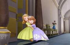 sofia hugs princesses