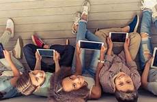 redes adolescentes sociales riesgos adolescencia