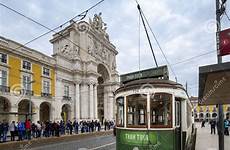 comercio lissabon arch tram quadrat augusta