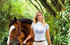 reiterinnen equestrienne farm9 horseriding stiefeln frau attraktiv wirken kleid reiten pinnwand
