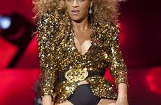 beyonce glastonbury knowles upskirt performs cameltoe halo paltrow gwyneth