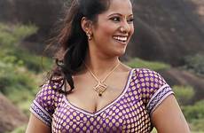 hot cleavage gayathri actress movie saree stills blouse tamil indian show item navel back