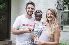 thomas rhett daughter wife family willa lauren akins adopted country baby gray adorable his people welcome beautiful month their five