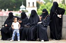 voile niqab musulmans visage islamique voiles burqa burka hidjab hijab confusions beaucoup vano géorgie tbilissi portant