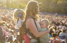 breastfeeding public moms places popsugar